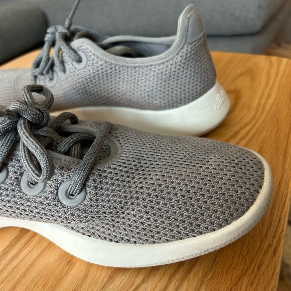 Allbirds Womenβs Tree Runners Sneaker Size 9 - Mist Color with White Sole - Picture 8 of 15